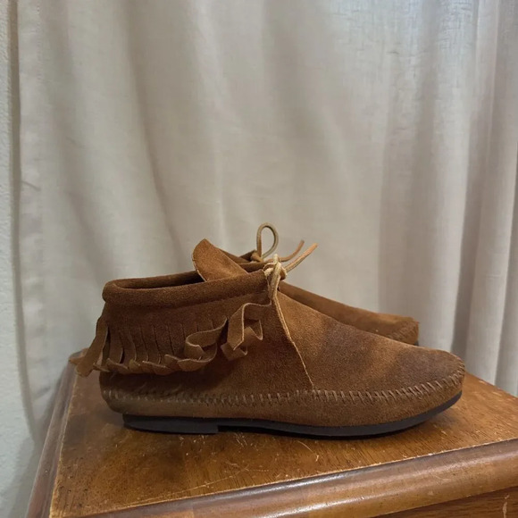 MINNETONKA Moccasin Boots Womens Brown Style 682 Fringe Tassels US Size 5.5‎ - Picture 1 of 5